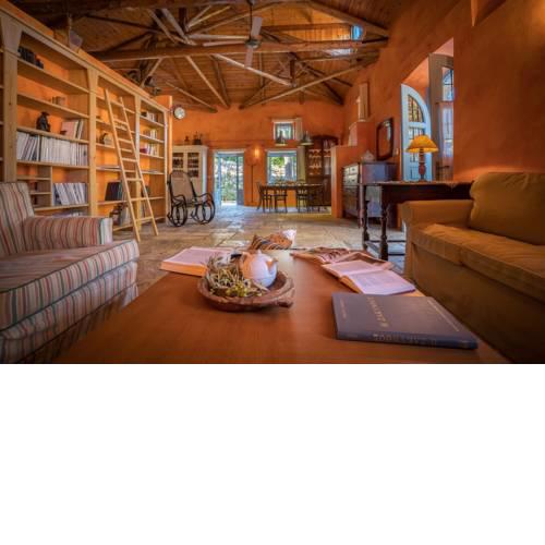 Bratis Holiday Home