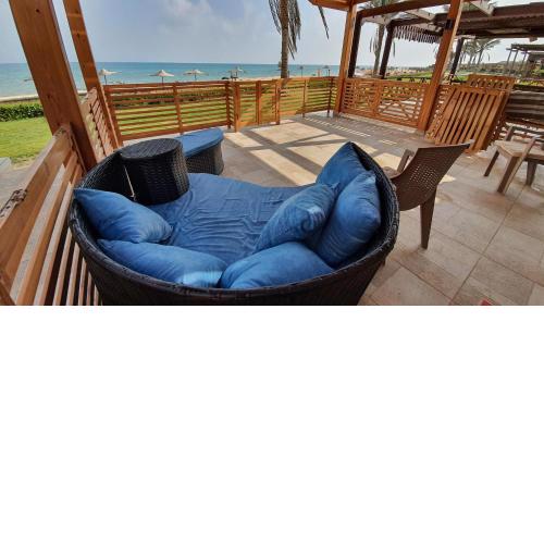 Breathtaking Luxury & Spacious 2-Bedroom 1st Row Direct Seaview at Sokhna !!