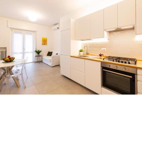Brenta Top Floor - MM3 Yellow Line