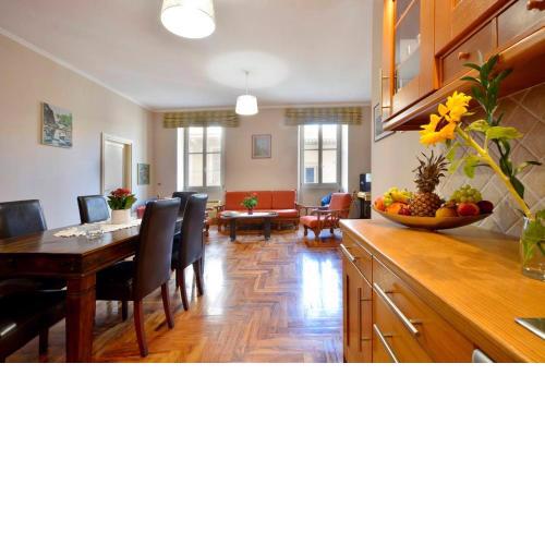 Bright 1BD Apt at Liston Square in Corfu Old Town