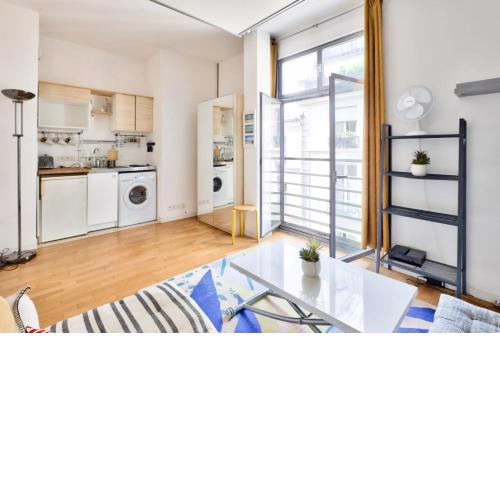 Bright 2-person apartment - Paris 3e