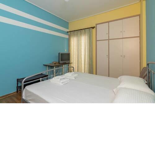 Bright and colourfull 3 bedrooms apt in Kallithea