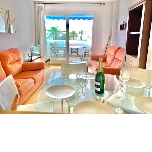 Bright and comfortable 2 bedroom apartment