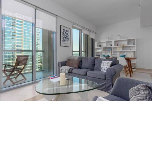 Bright and Cosy 2 Bedroom Apartment in Golf Towers