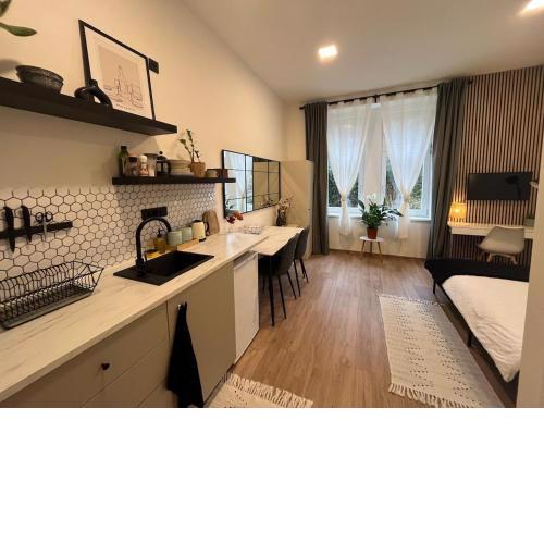 Bright and cozy studio 15 minutes to city center