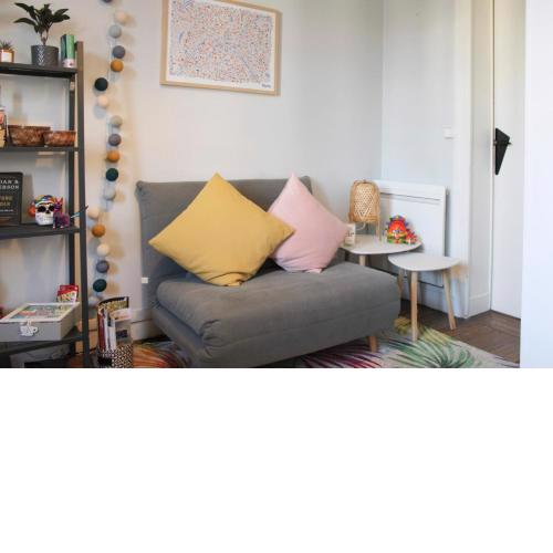 Bright and crossing apartment in Paris