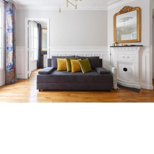 Bright and Newly Renovated 2 Bedroom Apartment, Hip & Central Paris, Montmartre-Opera