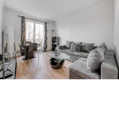 Bright and peaceful apartment near Beaugrenelle