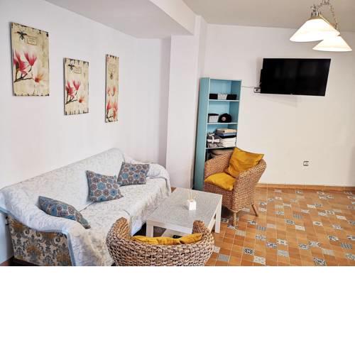 Bright and quiet rooms near the beach