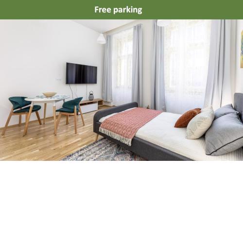 Bright aparment close to Wenceslas square with parking
