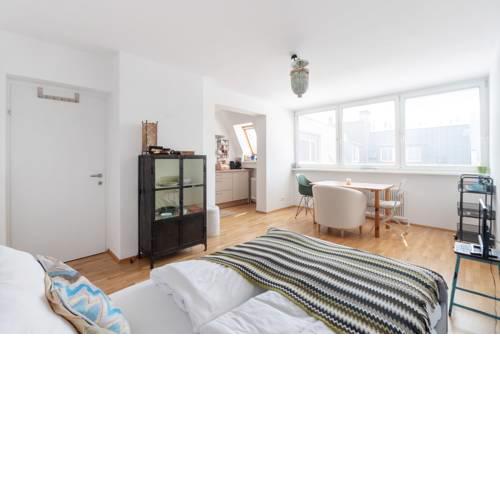 Bright apartment in a quiet area close to Stadthalle