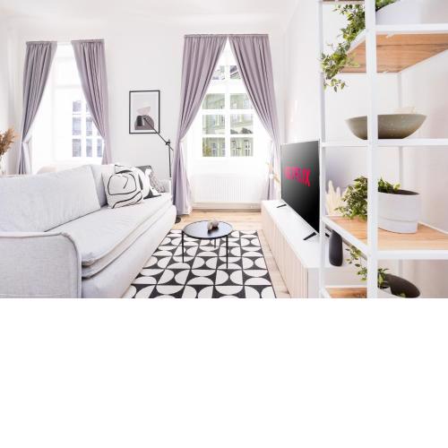 Bright Apartment in Old Town by Prague Days