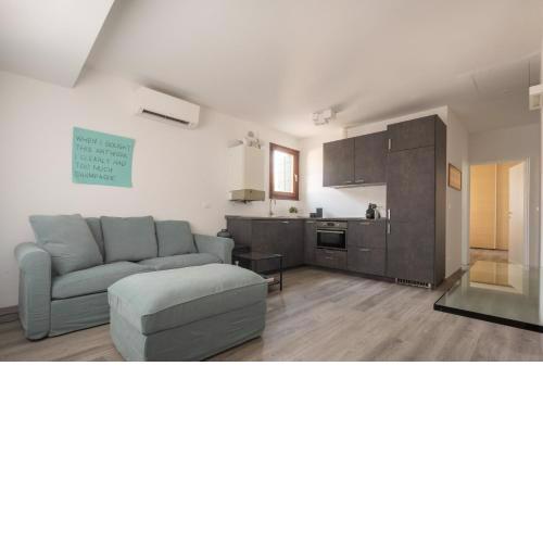 Bright Apartment On Venetian Roofs R&R