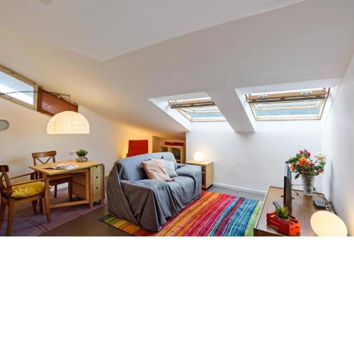 Bright attic under the sky of Como! Close to City Center and to services