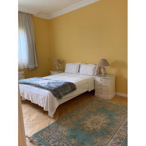 Bright Bedroom near The Pyramids room 1