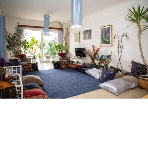 Bright comfy flat near the beach & the city center