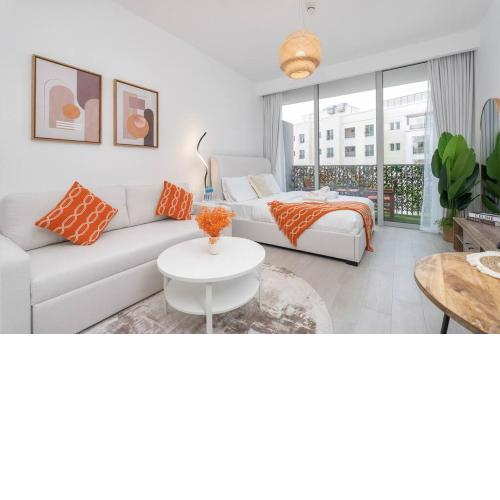 Bright & Modern Studio in JVC