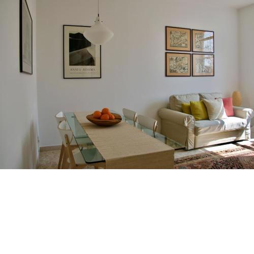 Bright new apartment for 5 close to Isola district