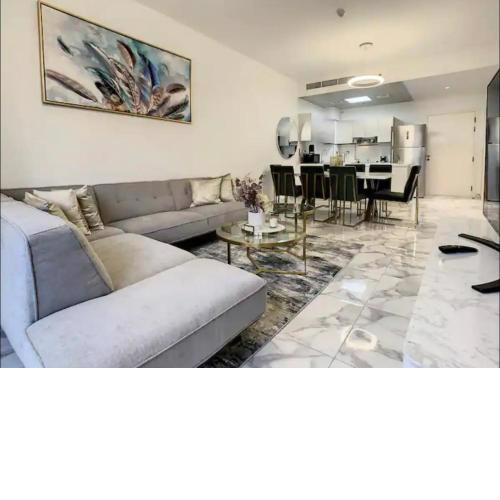 Bright one bedroom in JVC