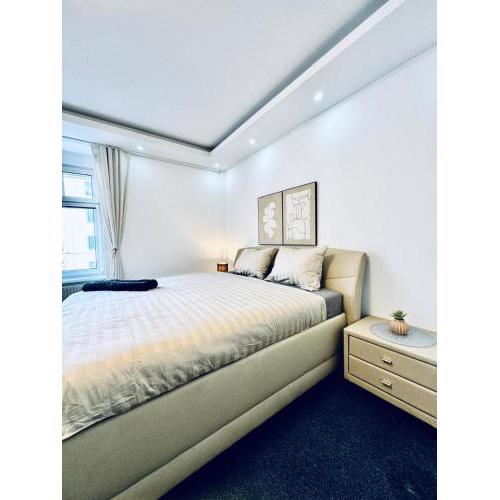 Bright Stay, 7BR Shared Apt Only 13Min to Belvedere Palace