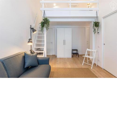 Bright studio flat in Oltrarno