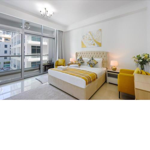 Bright Studio in Dubai Marina by Livbnb