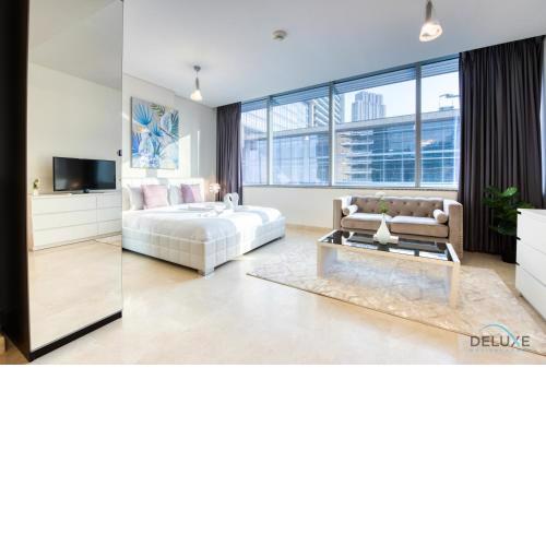 Bright Studio in Sky Gardens DIFC by Deluxe Holiday Homes