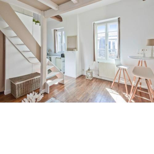 Bright studio with mezzanine bedroom - Welkeys