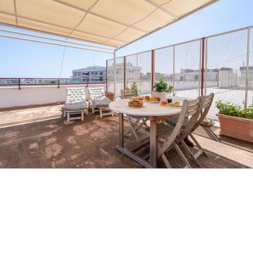 Bright Studio with terrace & parking