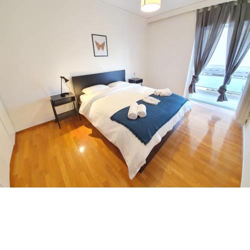 Bright, stylish 2-bed home w/Wifi, great location