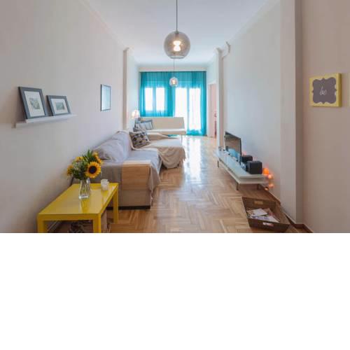 Bright Thessaloniki Apartment