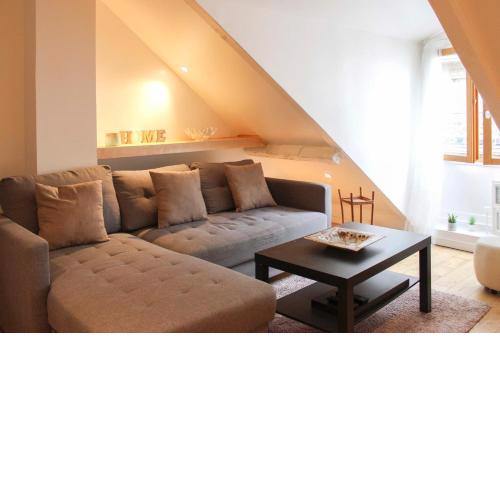 Bright triplex near the Bastille district