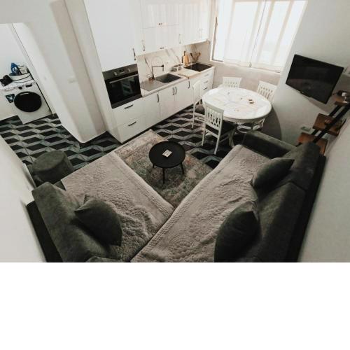 Brook&Bayo House