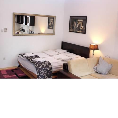 Budapest Center Apartments-Tomy