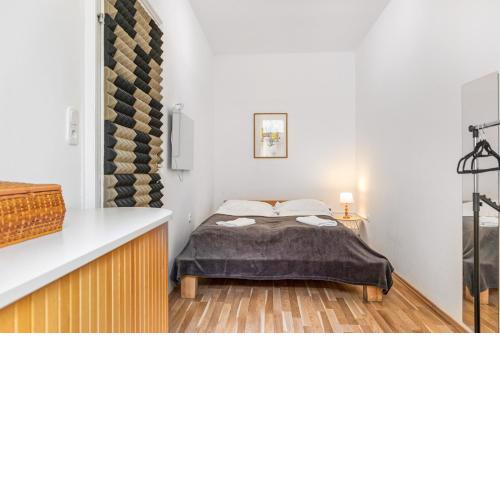 Budget 2BR Apartment Well Connected to the Whole City