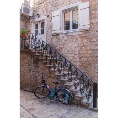 Budva Old Town Treasure Apartment