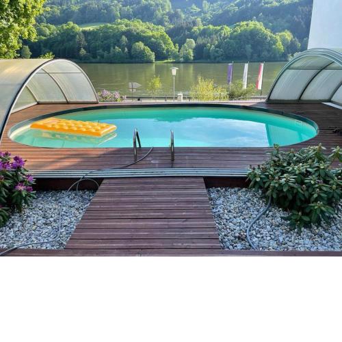 Bungalow Donaublick mit Pool und Garten