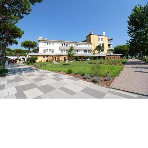 Bungalow in Cavallino-Treporti with Fridge