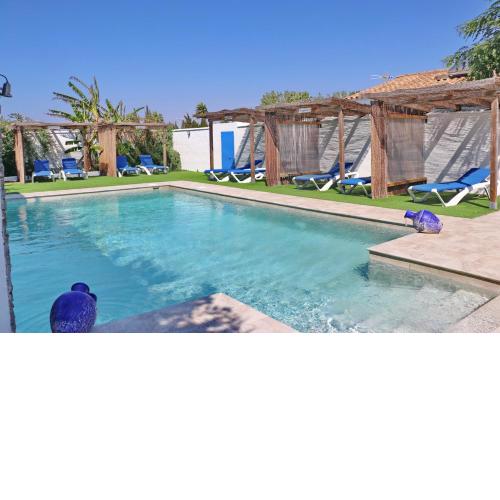 Bungalow la Roa III con piscina comunitaria y privada