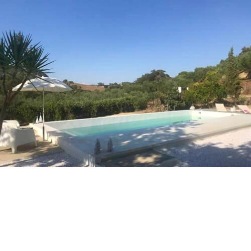 Bungalow with one bedroom in Madrigueras with private pool enclosed garden and WiFi