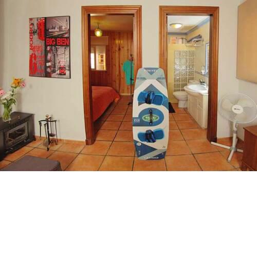 Bungalow with one bedroom in Tarifa with wonderful mountain view enclosed garden and WiFi