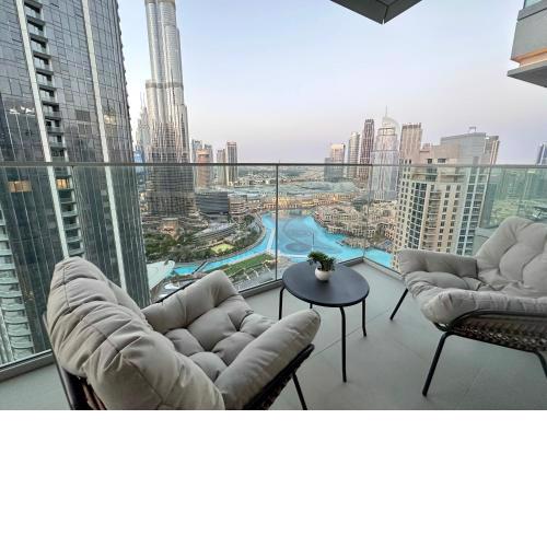 Burj Khalifa & Fountain View 3 Bedroom Apartment by Luxstay Holiday Homes