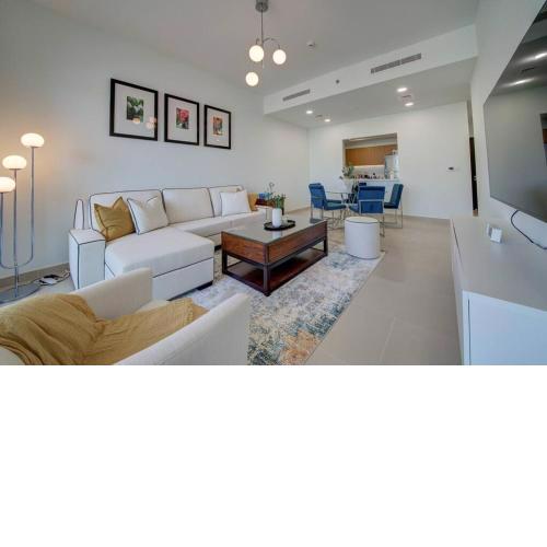 Burj Khalifa View - 2BR and Maid - Downtown