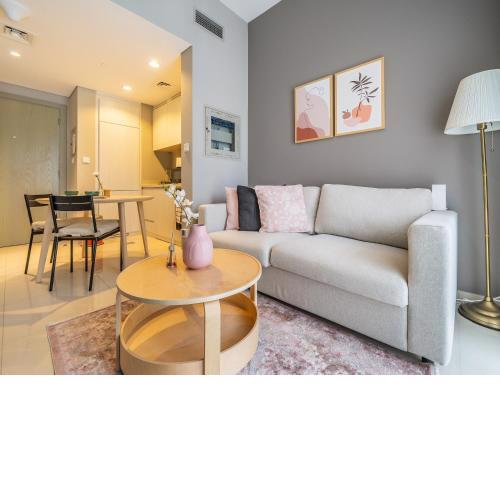 Business Bay's Coziest Hideaway With Balcony