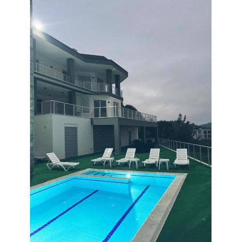 Business & Relax Villa in Alanya, Privacy, Pool, 3 Floors, Top-Class Home
