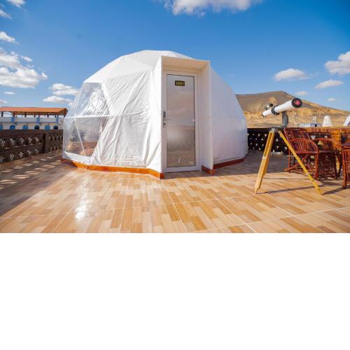 B&W SAHARA SKY CAMP