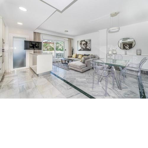 by RIVA - 2 Bedroom Apartment in Dama de Noche Puerto Banus
