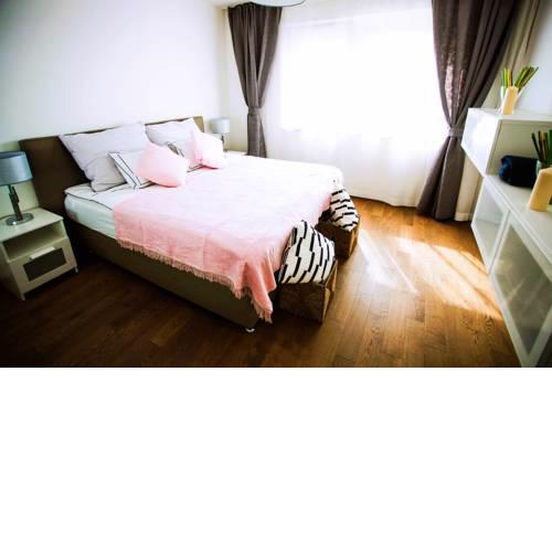 C U B E Modern Apt in Prague center FREE Parking