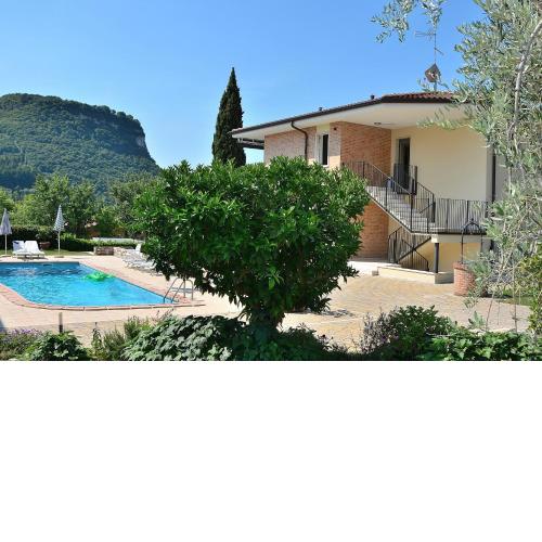 Cà Gardesana With Pool