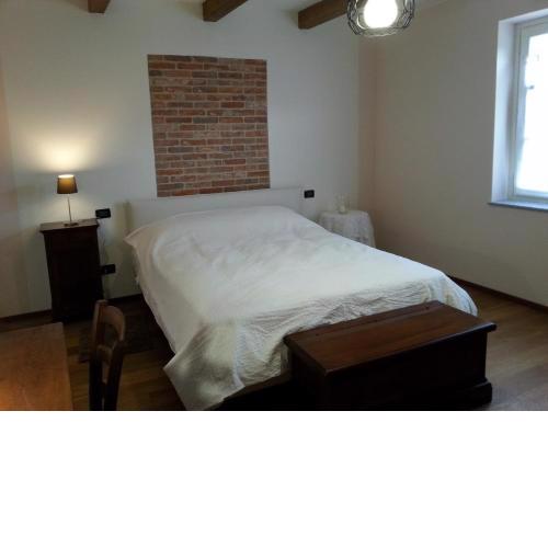 Cà Trifolera Barbaresco - Affittacamere con vista vigneti - Bagno privato- Free Parking Wi-Fi -